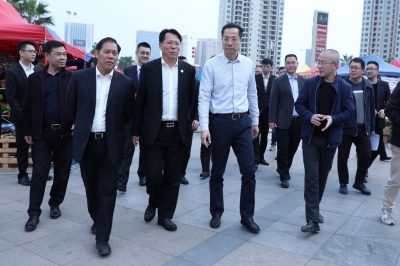 安全重任擔(dān)在肩 踏實篤定永向前 堅基供應(yīng)平安美好時光 ——市領(lǐng)導(dǎo)林濤、黎意勇、朱蔚蔚、鐘壬旺等調(diào)研河源市商業(yè)中心安全情況